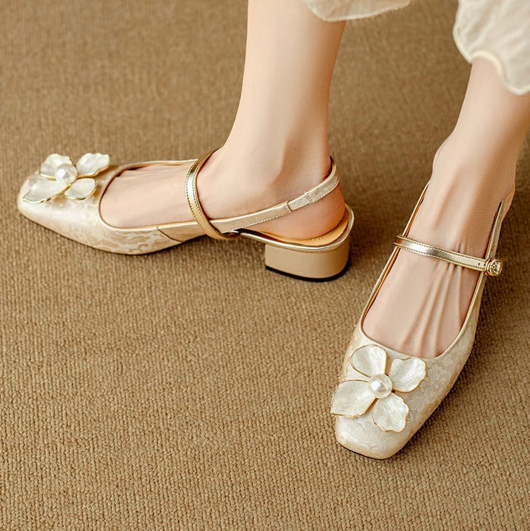 Susanna - Elegant Shoes with Floral Detail