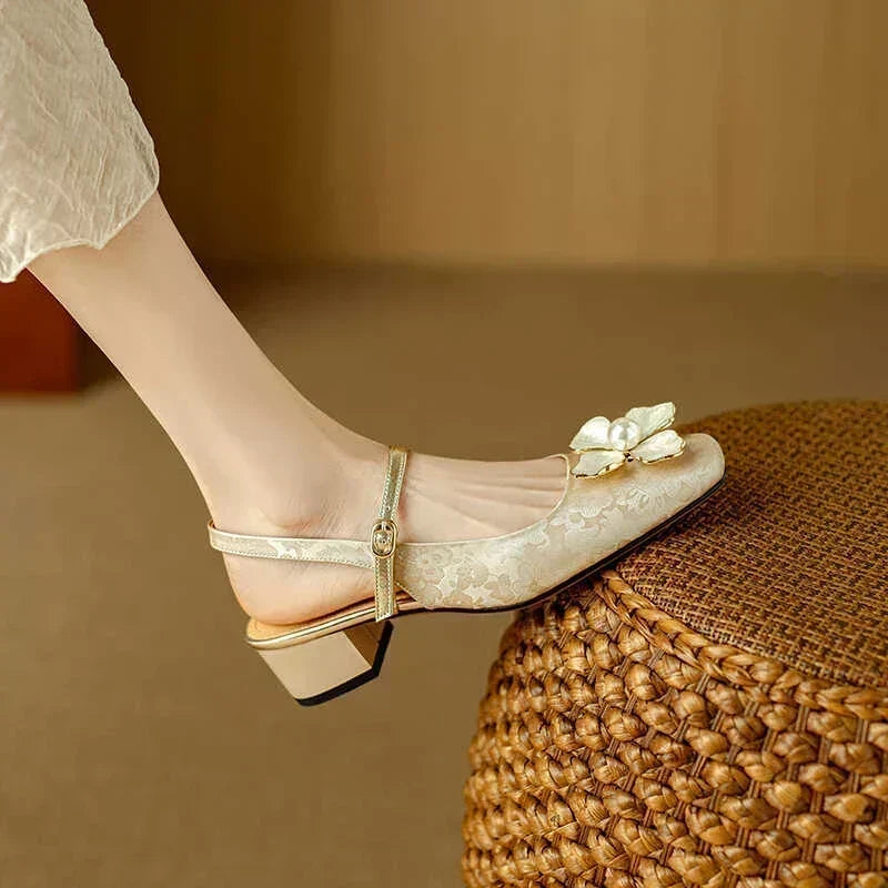 Susanna - Elegant Shoes with Floral Detail