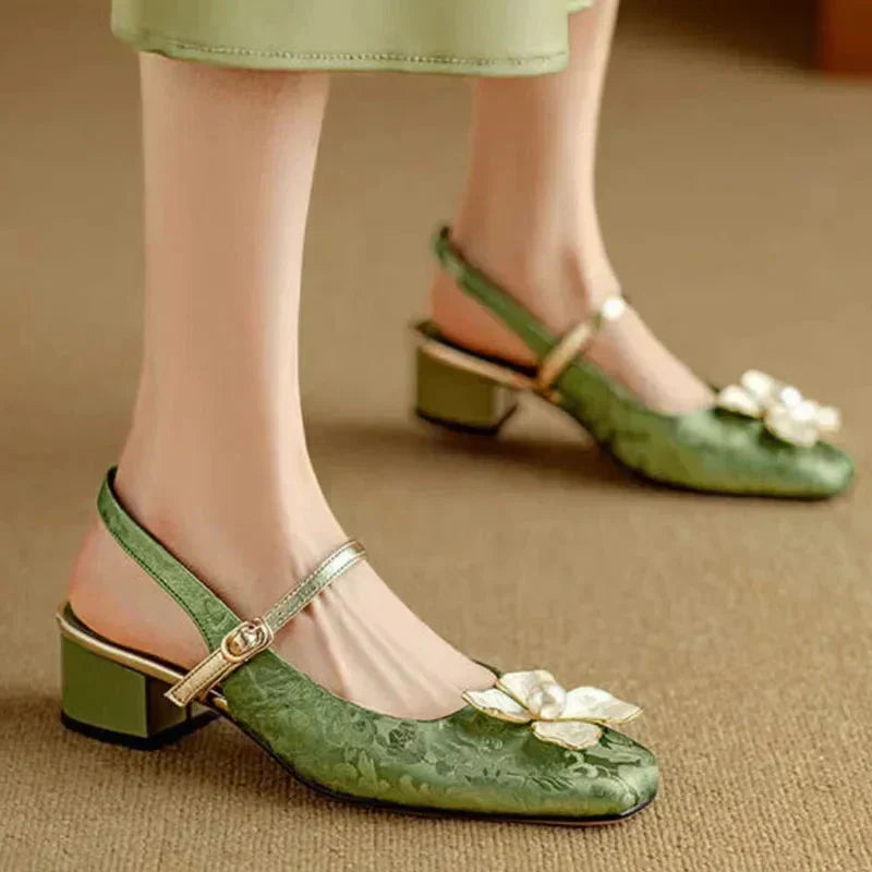 Susanna - Elegant Shoes with Floral Detail