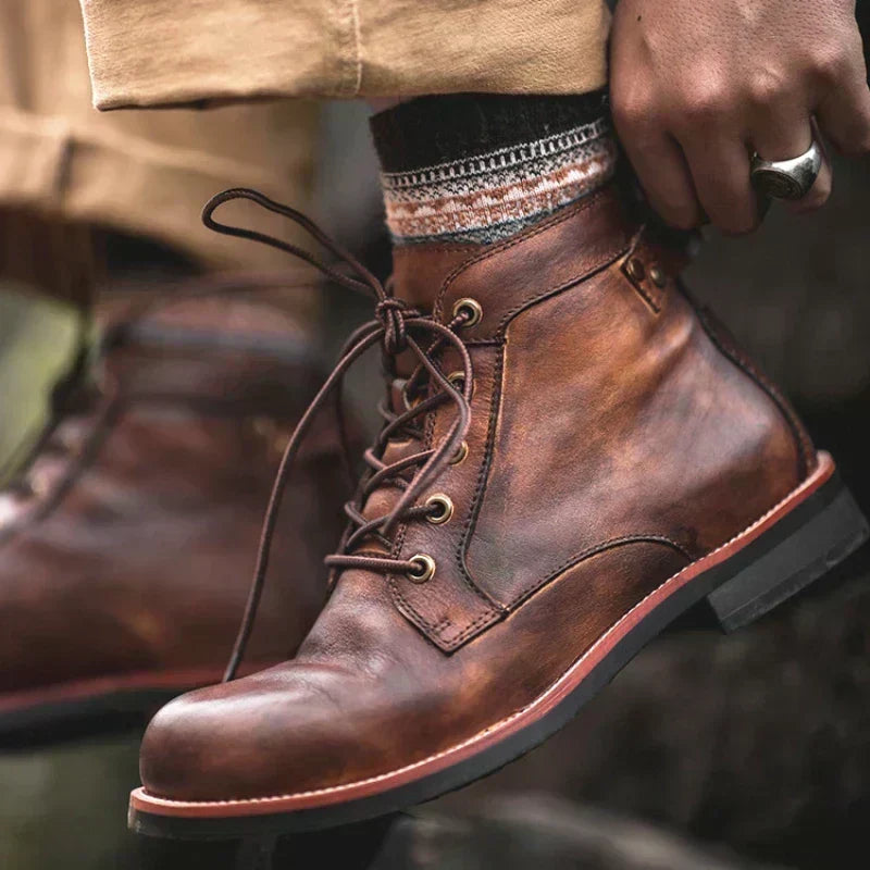 Noah - Brown Vintage-Style Lace-Up Boots