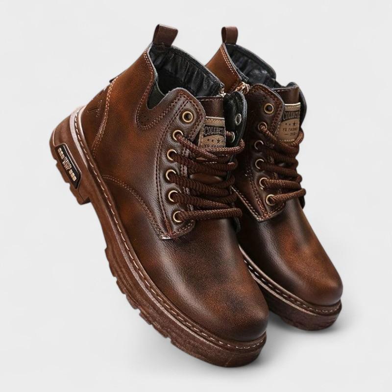 Hunter - Brown Lace-Up Boots with Vintage Finish