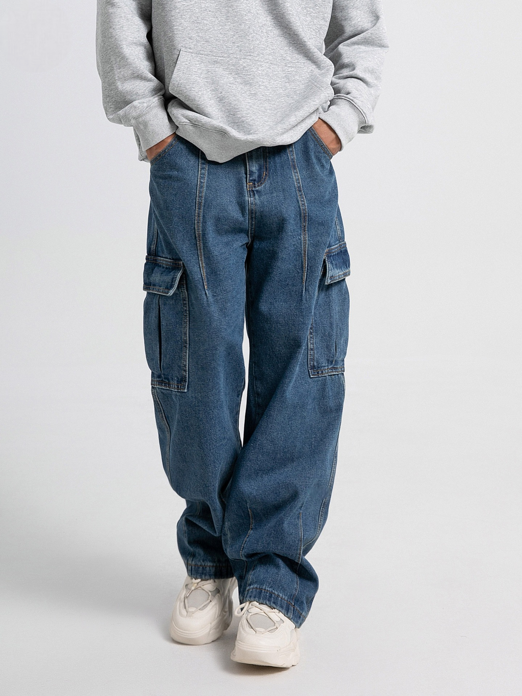 Colton - Relaxed Fit Cargo Jeans