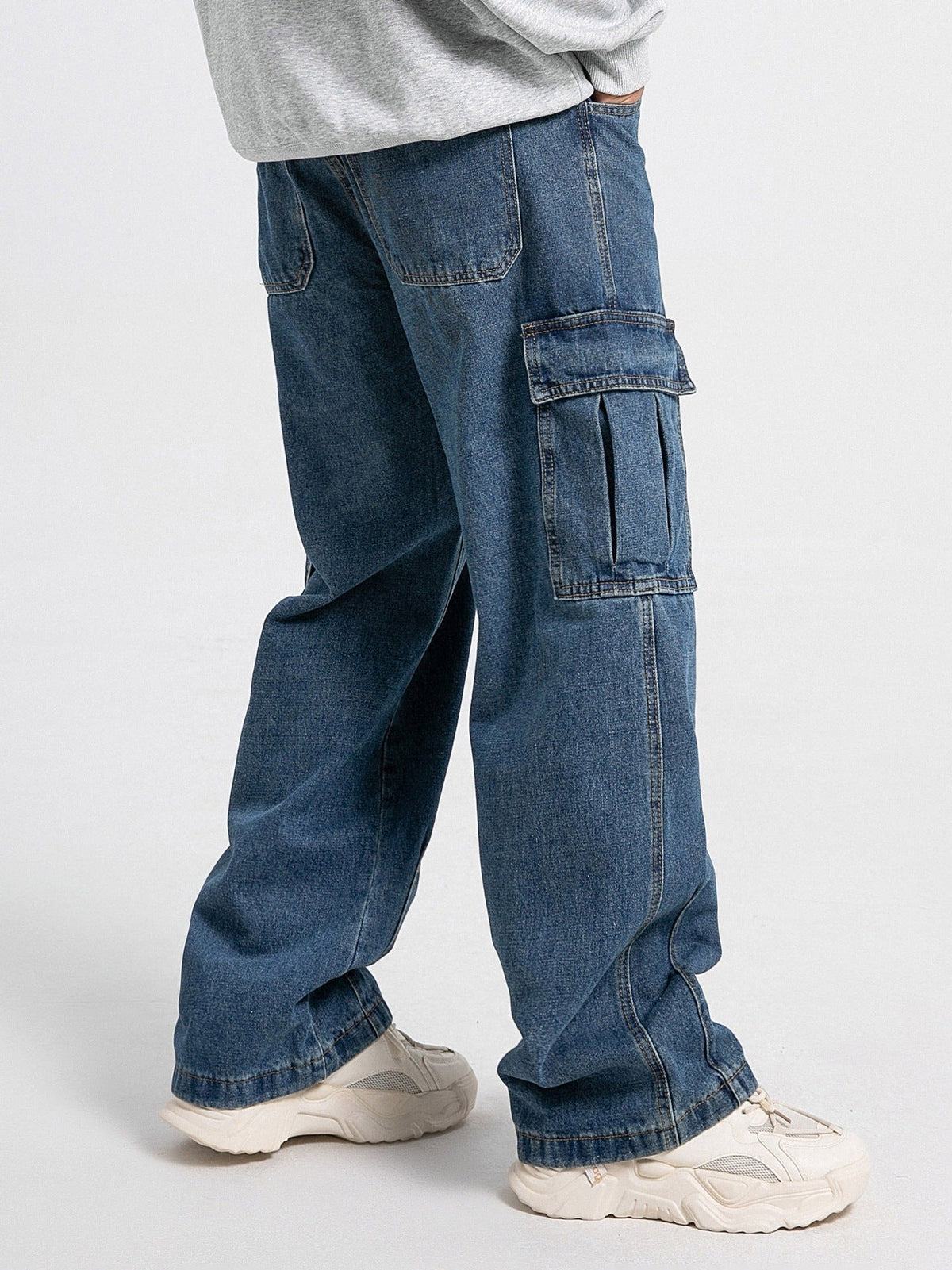 Colton - Relaxed Fit Cargo Jeans